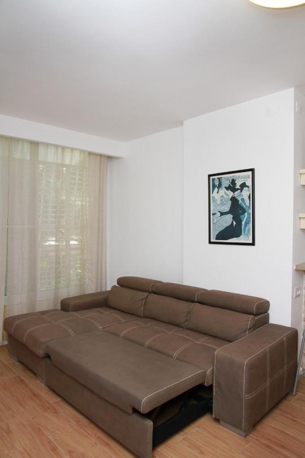 Apartments4You Betti Бат Ям Екстериор снимка