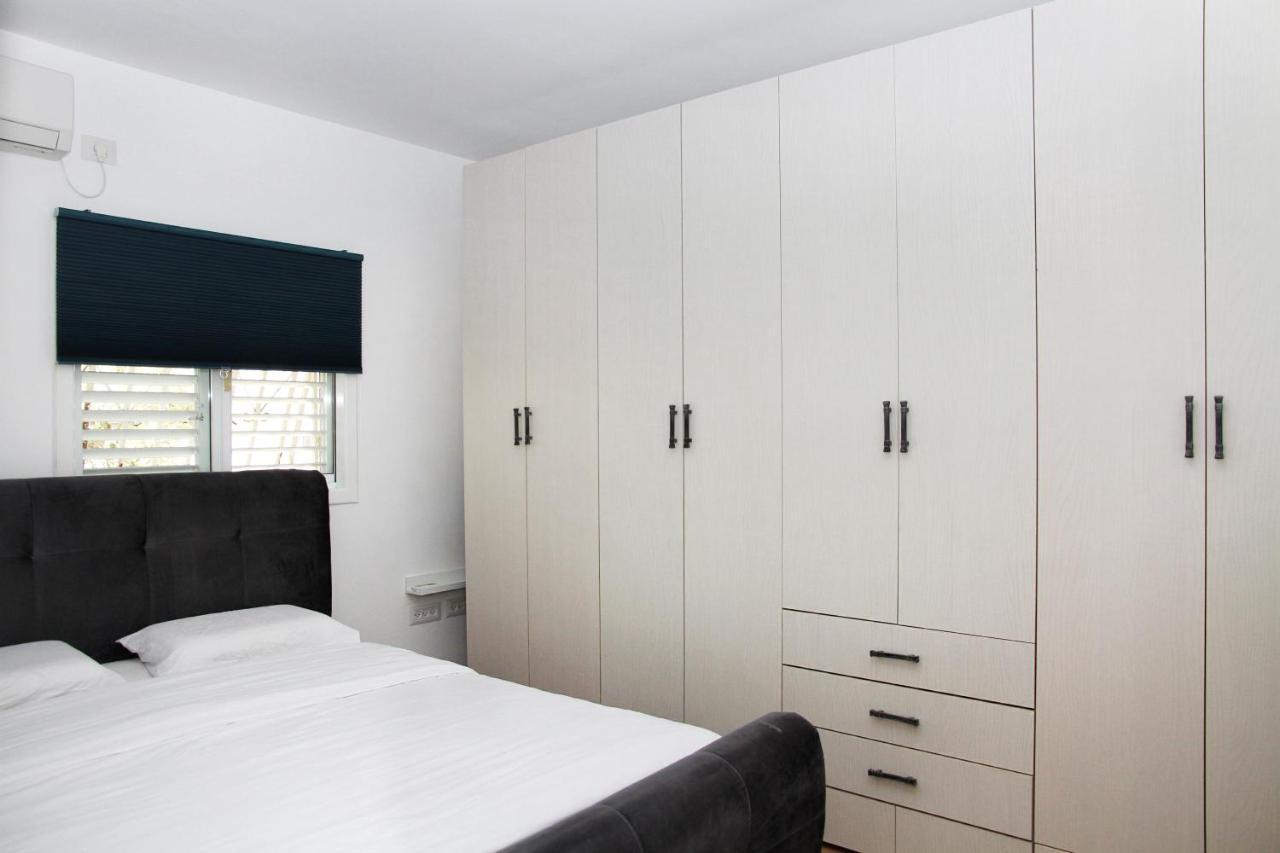 Apartments4You Betti Бат Ям Екстериор снимка