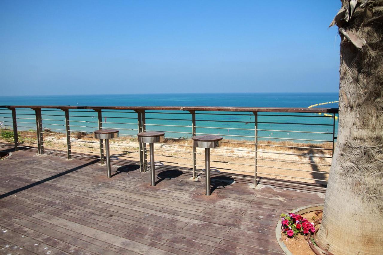 Apartments4You Betti Бат Ям Екстериор снимка