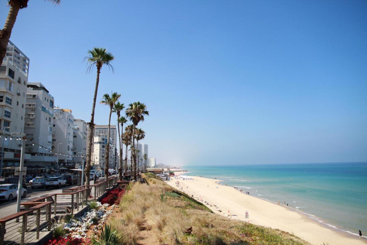Apartments4You Betti Бат Ям Екстериор снимка