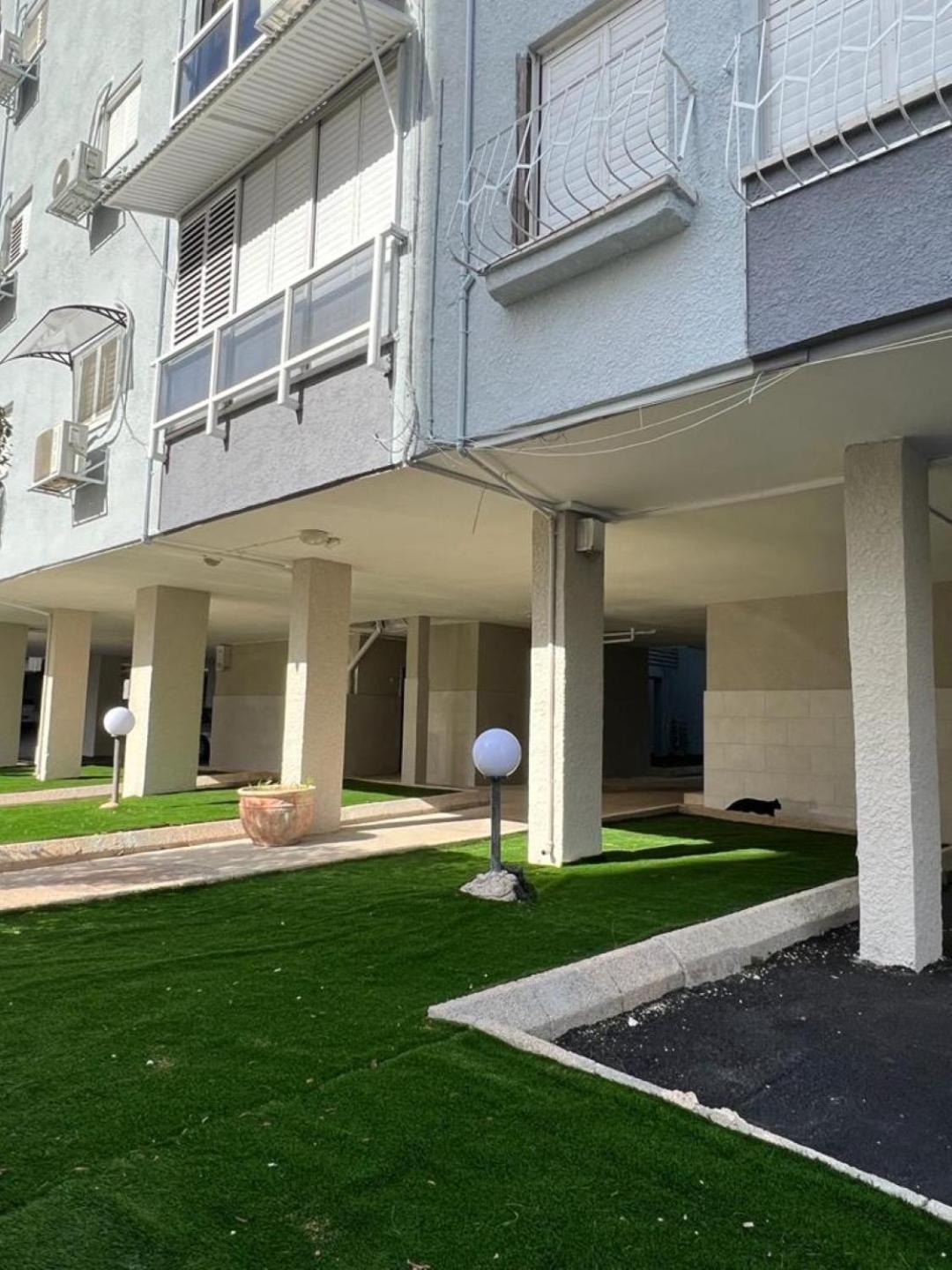 Apartments4You Betti Бат Ям Екстериор снимка